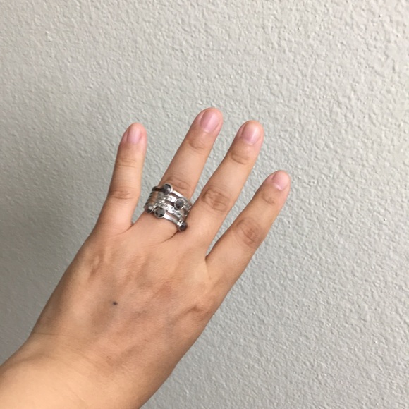 🖤Kenneth Cole ring - Picture 4 of 17